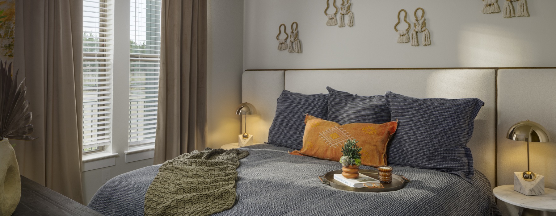 a bedroom with a bed 